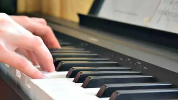 Chord piano is what we call the style of "comping" or "faking" chords by playing chords together with a melody, or by playing only chords (or harmonies).