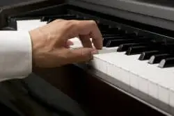 Good hand position on the piano